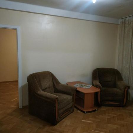 Дворец Украина Двухкомнатная キエフ エクステリア 写真